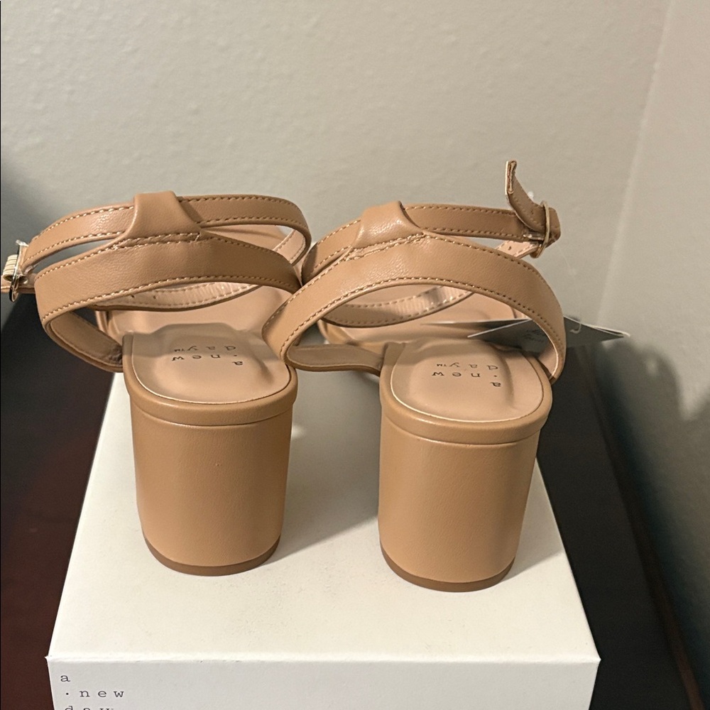 NWT A New Day Tan Block Heel Sandals with Ankle Strap - Picture 3 of 5